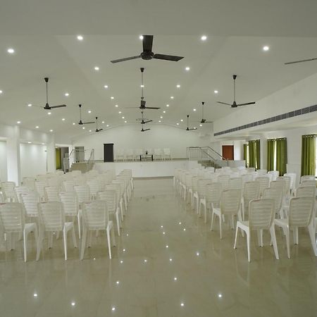 Sn Rooms Perumpāvūr Екстериор снимка